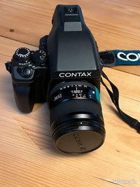 Contax 645 Medium Format Camera Planar 80mm F2 Lens + Contax 645