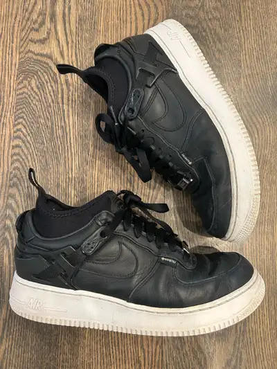 Hi there, YES, they are available. Pick up in the Westboro beach area. Selling a great condition pai...