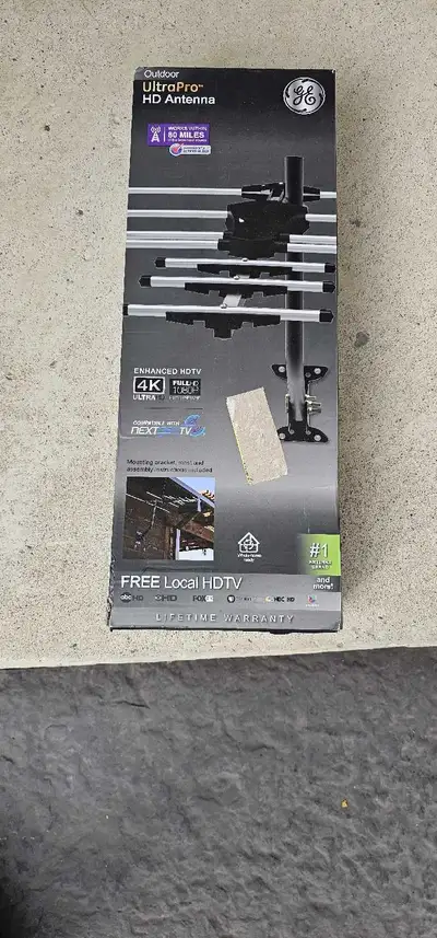 GE Outdoor TV Antenna yagi style.