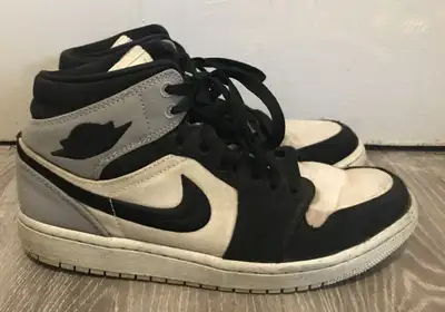 Women's Nike Air Jordan 1 - Size 8, View more