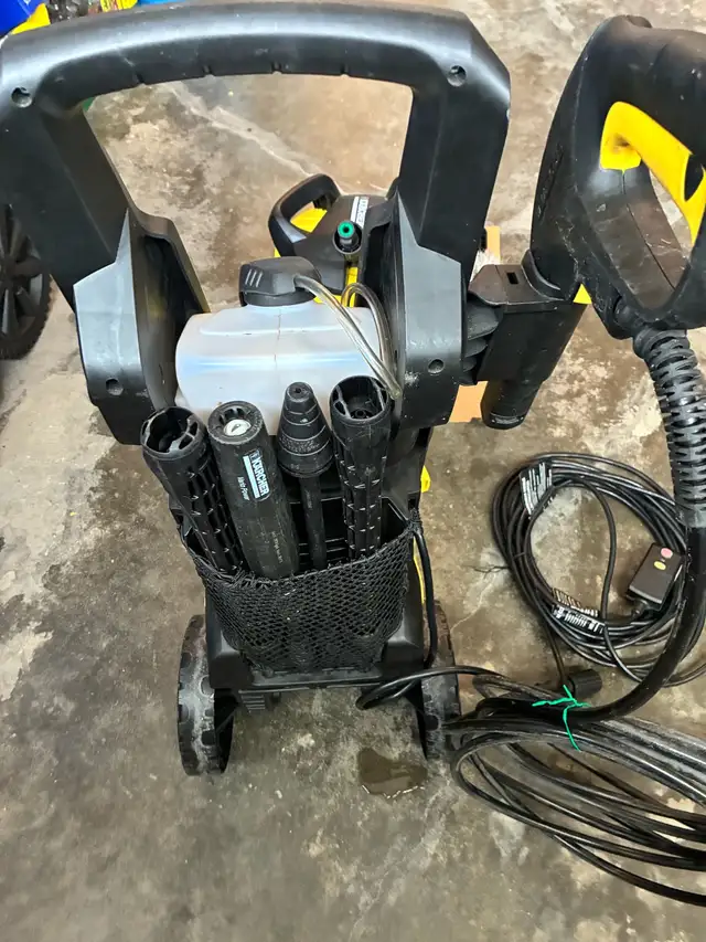 Karcher Pressure Washer. in Other in Regina - Image 4