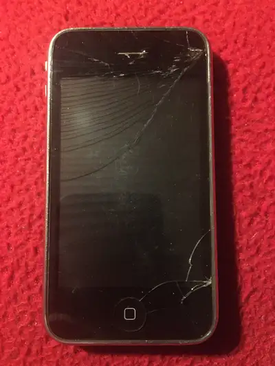 Good for restoring or for parts Cracked back and screen Unknown carrier / locks / functionality