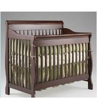Tammy convertible crib and change table/dressee