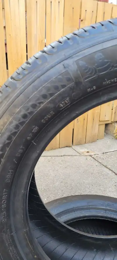 Brand new Michelin all season tire without rims Only 1 tire available Dot 17 225/60R17 $90 OBO