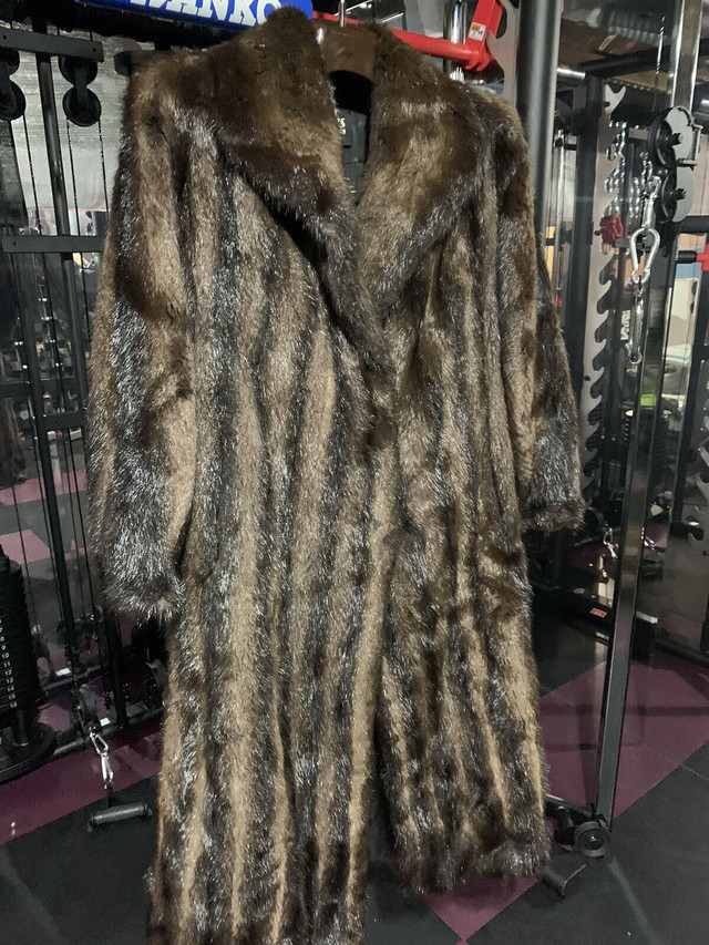 Beautiful women’s full length muskrat fur coat in Women's - Tops & Outerwear in St. Albert
