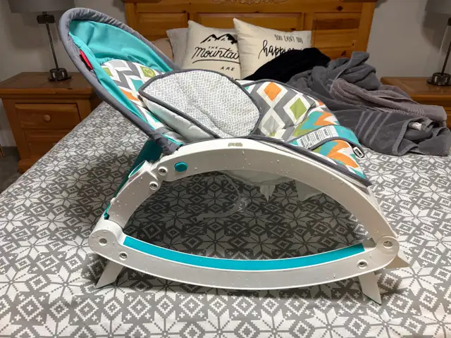 Fisher Price Baby Rocker  in Playpens, Swings & Saucers in Kitchener / Waterloo - Image 3