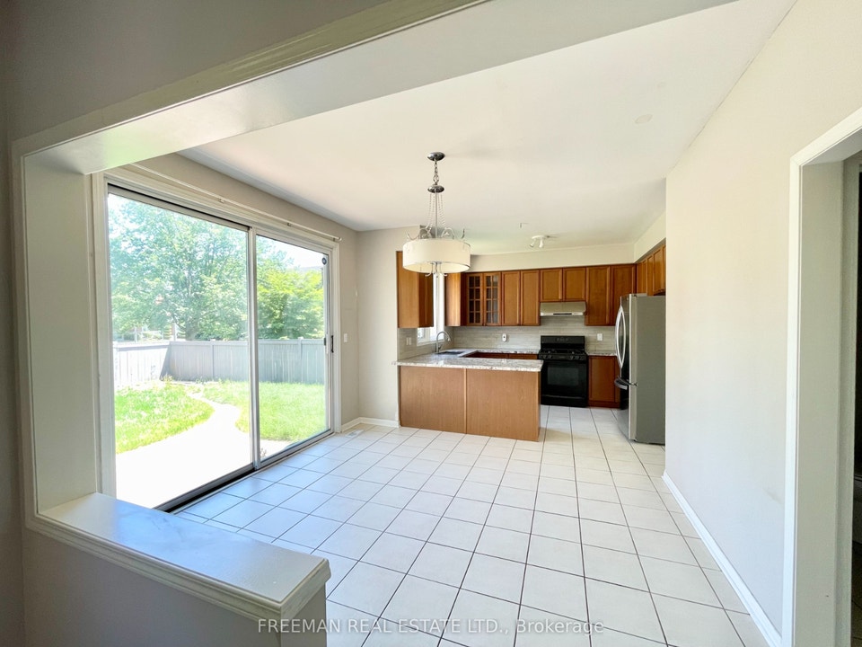 Stunning Executive Detached Home in Levi Creek! 5