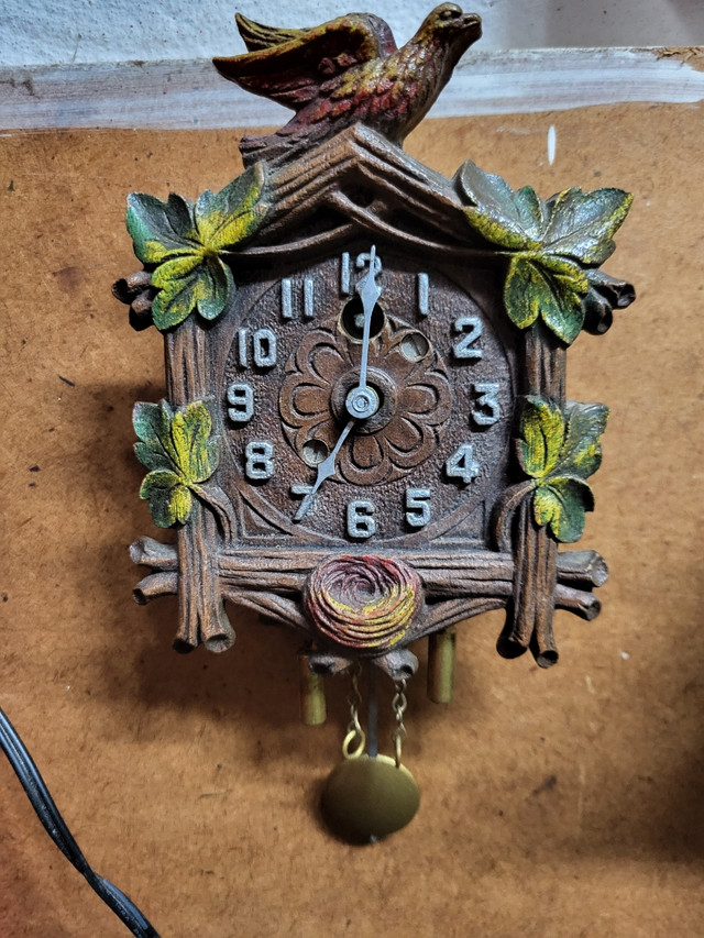 Wind up clock in Arts & Collectibles in St. Catharines - Image 3