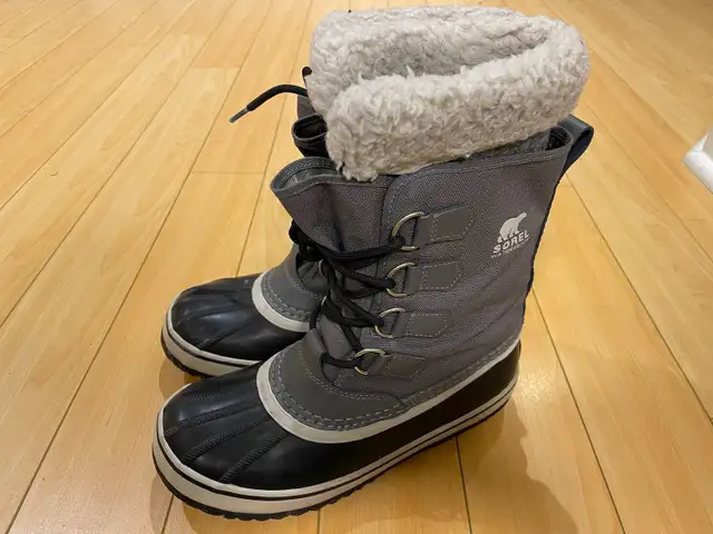 Sorel winter boots, size 7 kids (waterproof) age 10-12 in Kids & Youth in City of Toronto - Image 5
