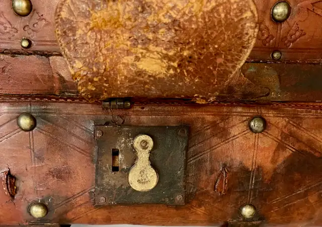 Malle en Cuir Antique Britannique Murray Perth CW c1860 in Arts & Collectibles in City of Montréal - Image 4