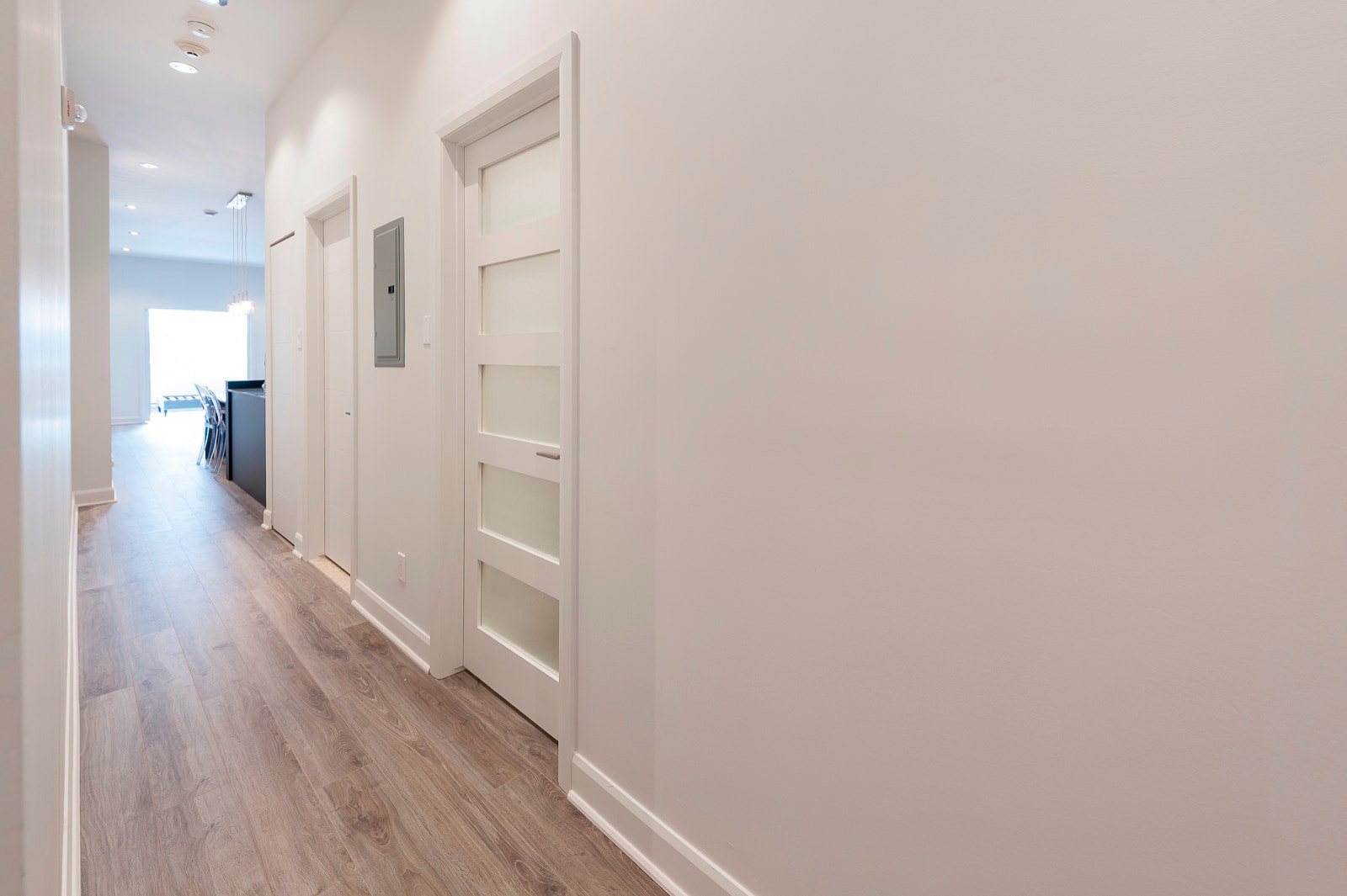 Furnished, All-included 4 bedroom – 2 bath Apt. on 3 floors! — photo 3