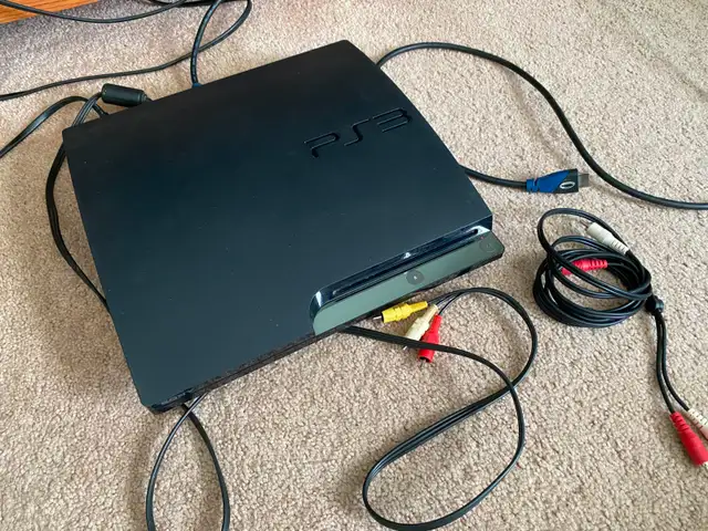 PS 3 SLIM with 2 CONTROLLERS562453752526950402