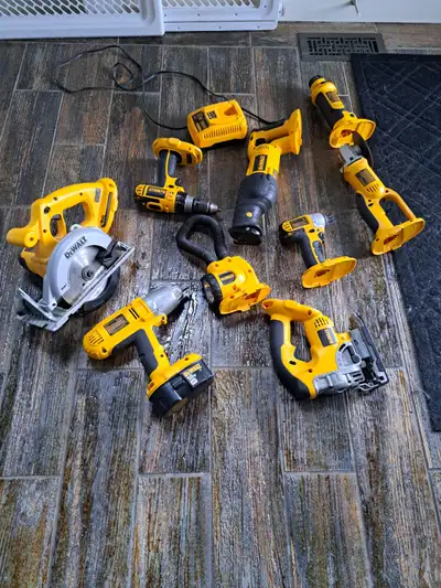 9 Piece Dewalt Tool Set, View more
