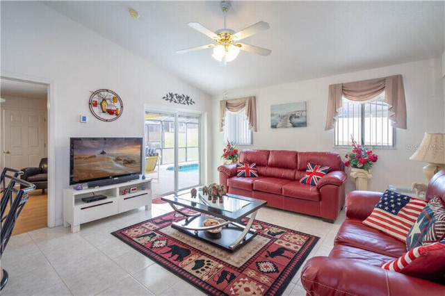 4 Bedroom pool home in Florida - Image 2