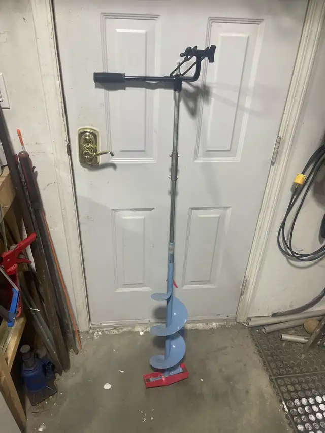 ice auger in Other in Whitehorse - Image 2
