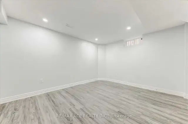 $1800 - 2 Bedroom basement Apartment  in Room Rentals & Roommates in Oshawa / Durham Region - Image 6