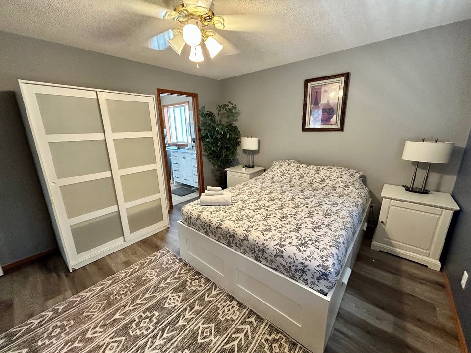 Furnished 3 Bedroom 2 Bathroom House by East Lake — Pet Friendly 5
