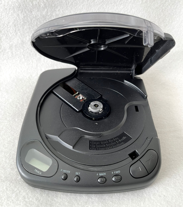 Sanyo CDP-47 Portable CD Player and Accessories in Other in Hamilton - Image 3