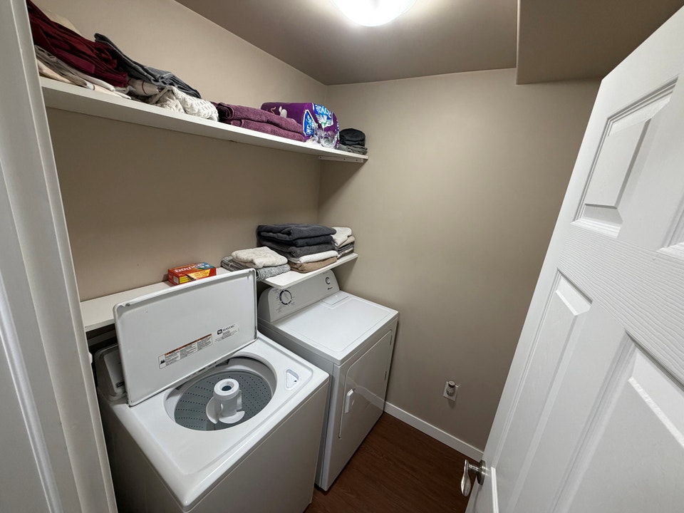 3 Bedroom Suite -  FURNISHED, UTILITIES INCL. Internet Incl. 5