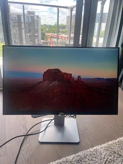 Dell 27" IPS Ultrasharp QHD 2560 x 1440 monitor, View more