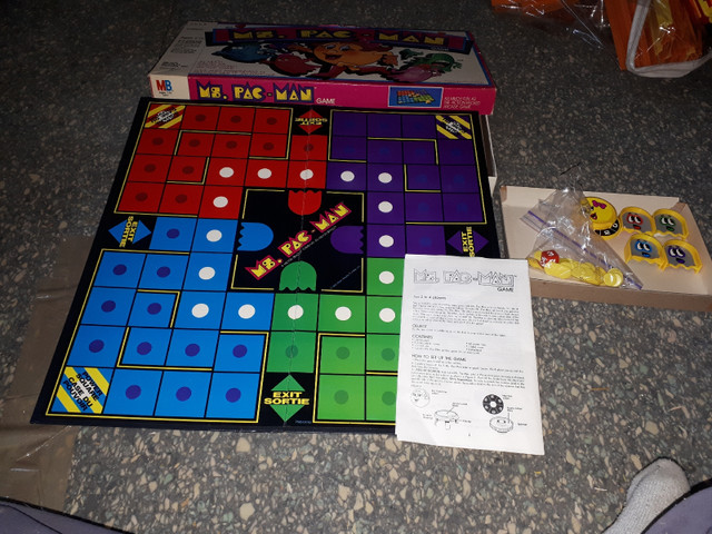 Ms pac man board game in Toys & Games in Saskatoon