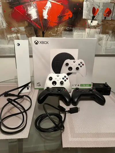 Xbox Series S + Game Pass ultimate 12 mois + jeux + manettes, View more
