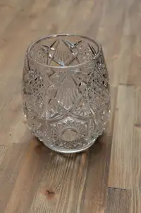 Gros vase en verre biseauté