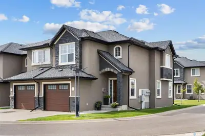 Location: Stonebridge, Saskatoon Walking distance to shopping centers, schools, parks, and bus stops...