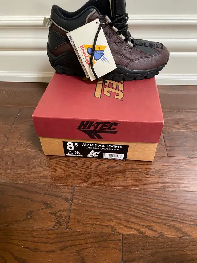 Men’s Hi Tec hiking shoes size 8.5 in Men's Shoes in City of Toronto - Image 3