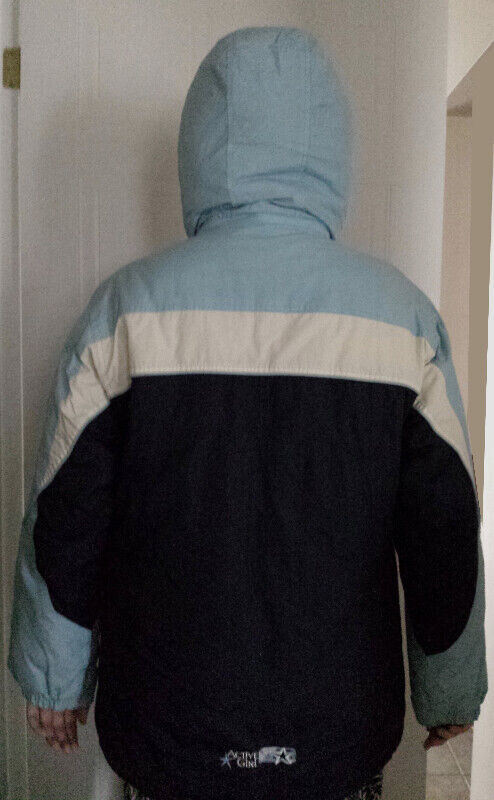 * Winter Jacket  Like NEW : Size 14 - 16 Adult: Clean,Smoke Free in Women's - Tops & Outerwear in Cambridge - Image 2
