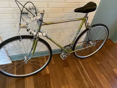 Vélo Torpado vintage remis à neuf 23 1/4” (59cm), View more