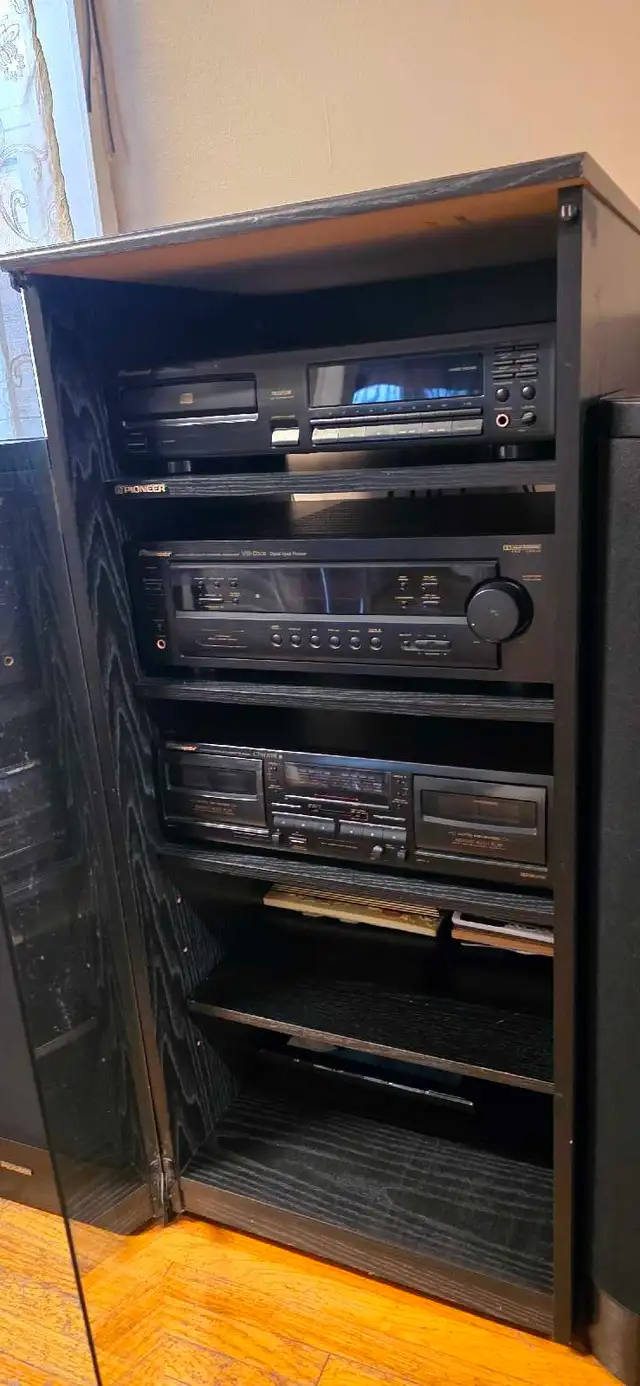 Pioneer Stereo System in Stereo Systems & Home Theatre in City of Toronto - Image 6