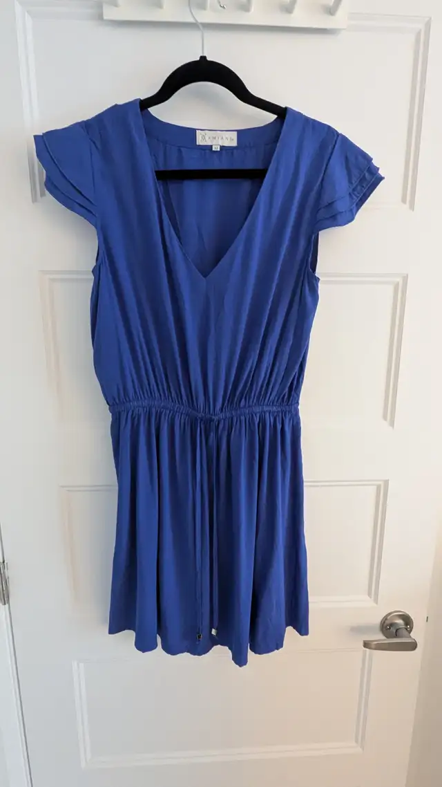 Robes (4) dont 3 sans manche et une à manches longuesSmall, méd in Women's - Dresses & Skirts in Québec City - Image 5