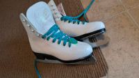 Youth girl size 3 ice skates(age 6 to 8)