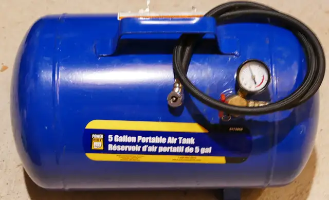5 Gallon POWERFIST Portable Air Tank in Other in Oakville / Halton Region - Image 4