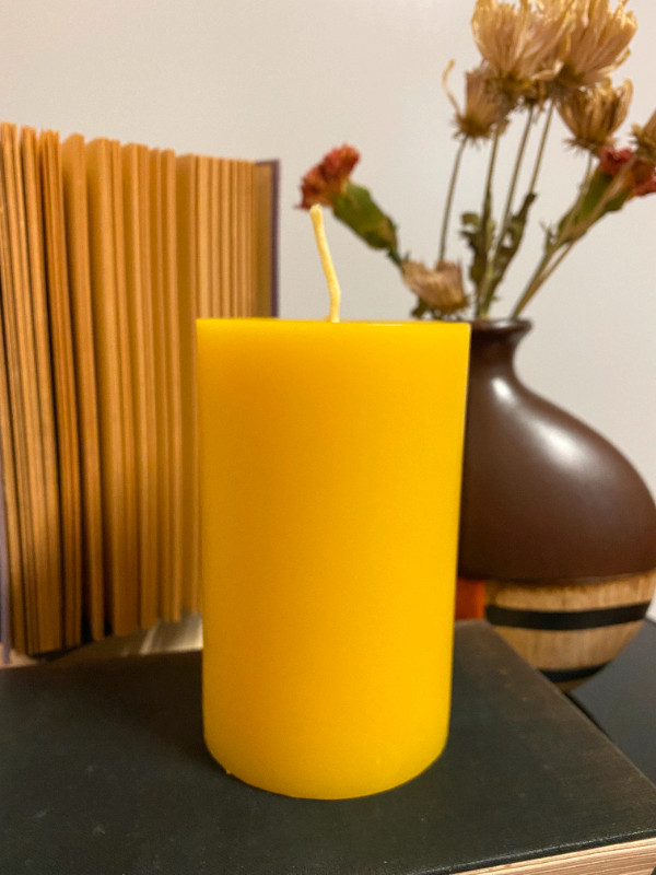Beeswax Pillar Candle in Home Décor & Accents in Brandon - Image 2