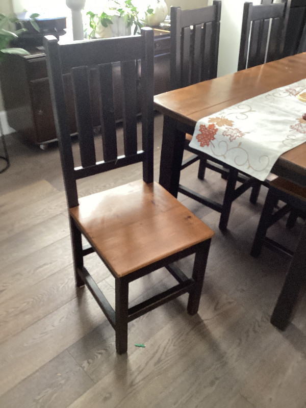 Family Gathering Dining Table with 6 Chairs in Dining Tables & Sets in Richmond - Image 4