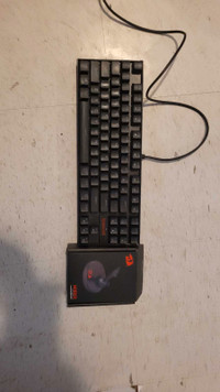 Redragon keyboard and mouse bungee