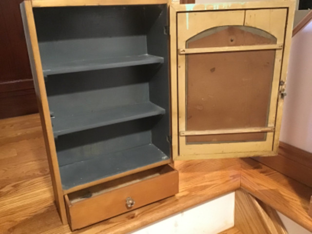 Antique Pine Wall Cabinet with etched glass mirror in Storage & Organization in Oshawa / Durham Region - Image 2