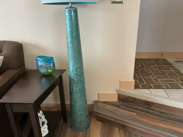FLOOR LAMP428820949359677440