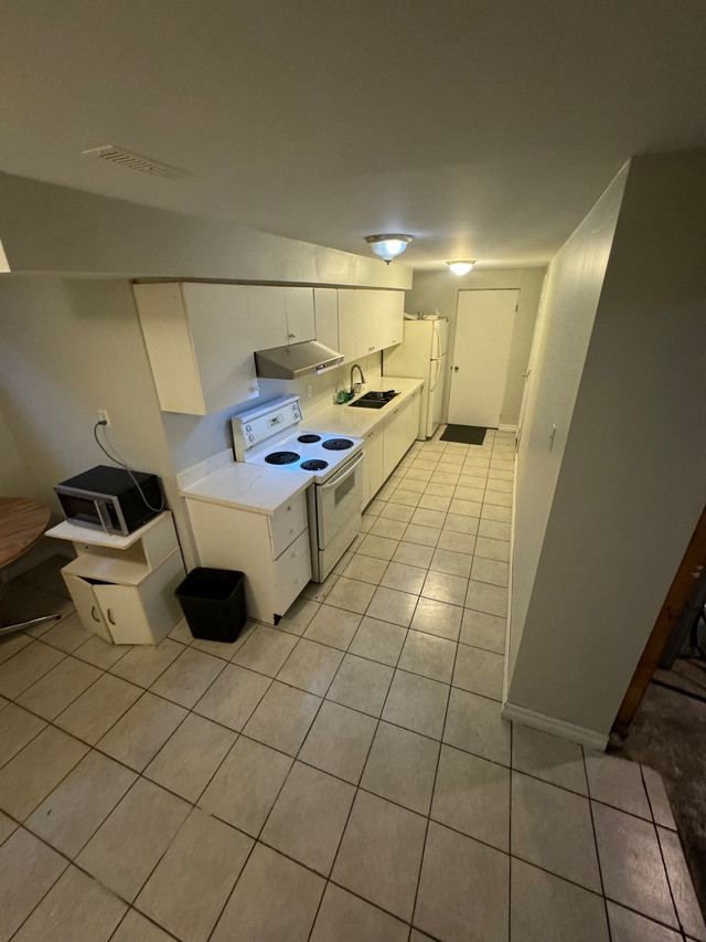 3 Bedroom basement available in BRAMPTON in Room Rentals & Roommates in La Ronge - Image 4