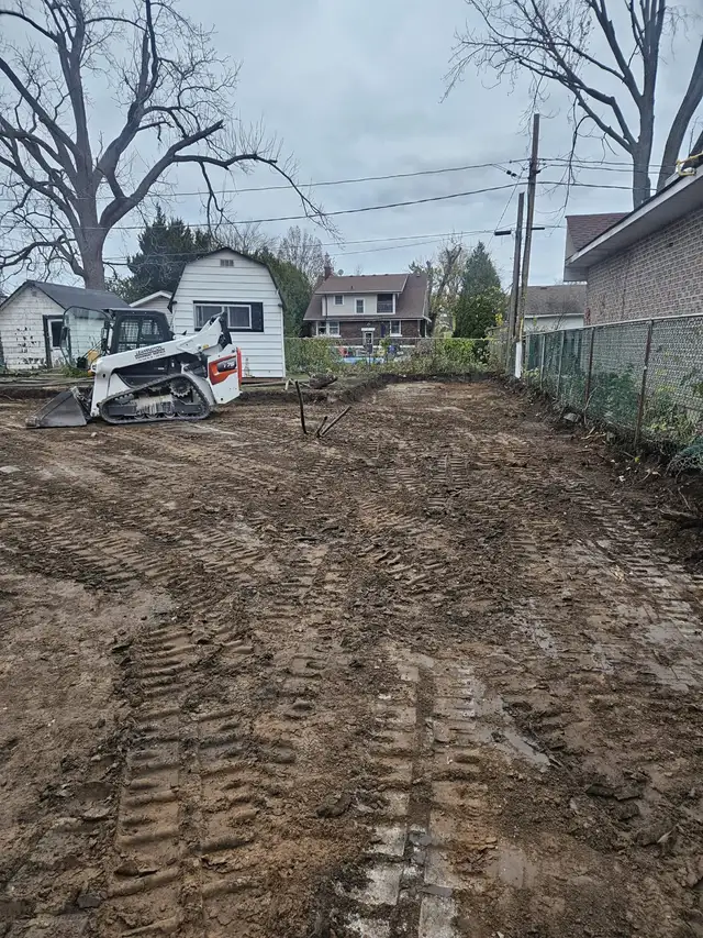 Excavating465964433293987844