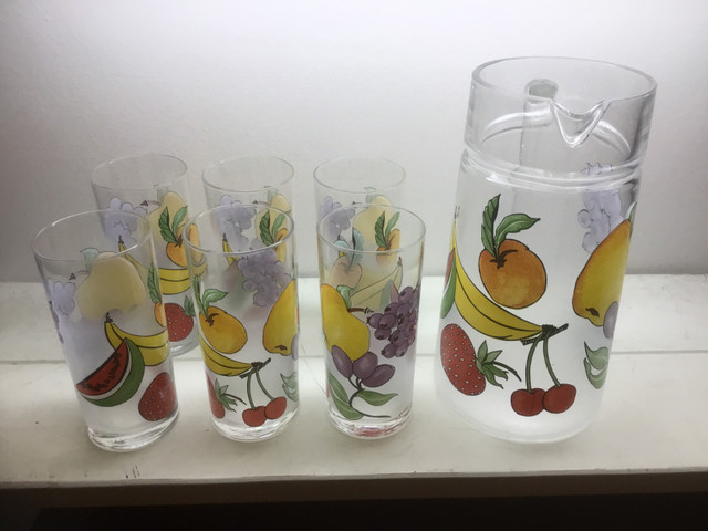 Vintage Colourful Glass Lemonade Pitcher and Glasses Set in Kitchen & Dining Wares in City of Toronto - Image 2