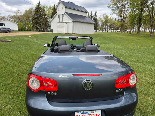 2008 VW EOS Convertible in Cars & Trucks in Edmonton - Image 2
