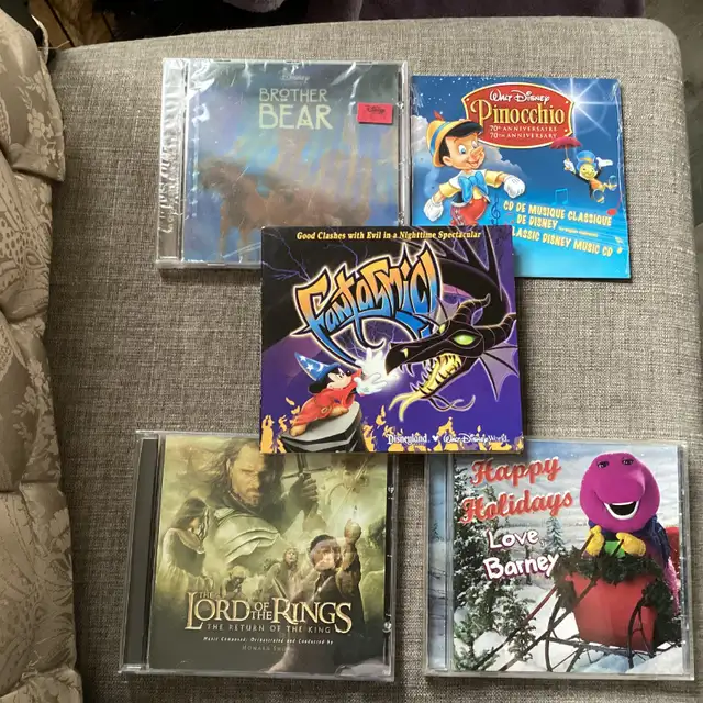 CD Soundtrack Disney Fantasmic Lords of the Ring Barney-read pls in CDs, DVDs & Blu-ray in Brantford - Image 2