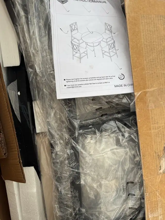 Brand new and not assembled 5 Pieces 35.4’’ Transitional Style R in Dining Tables & Sets in Hamilton - Image 4