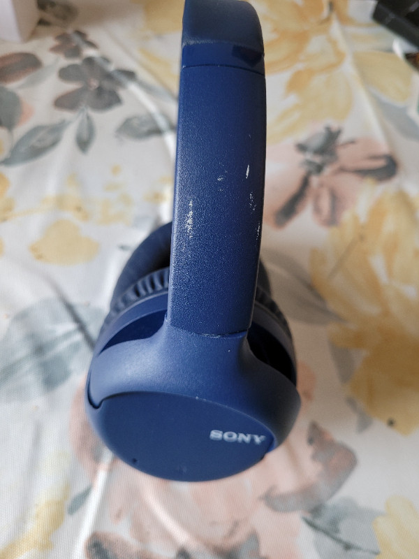 Sony WH-CH710N Over-Ear Noise Cancelling dans Écouteurs  à Ville de Québec