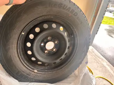 Yokohama IceGUARD Winter Tires on Steel Rims – 215/70R16 Selling a set of Yokohama IceGUARD winter t...