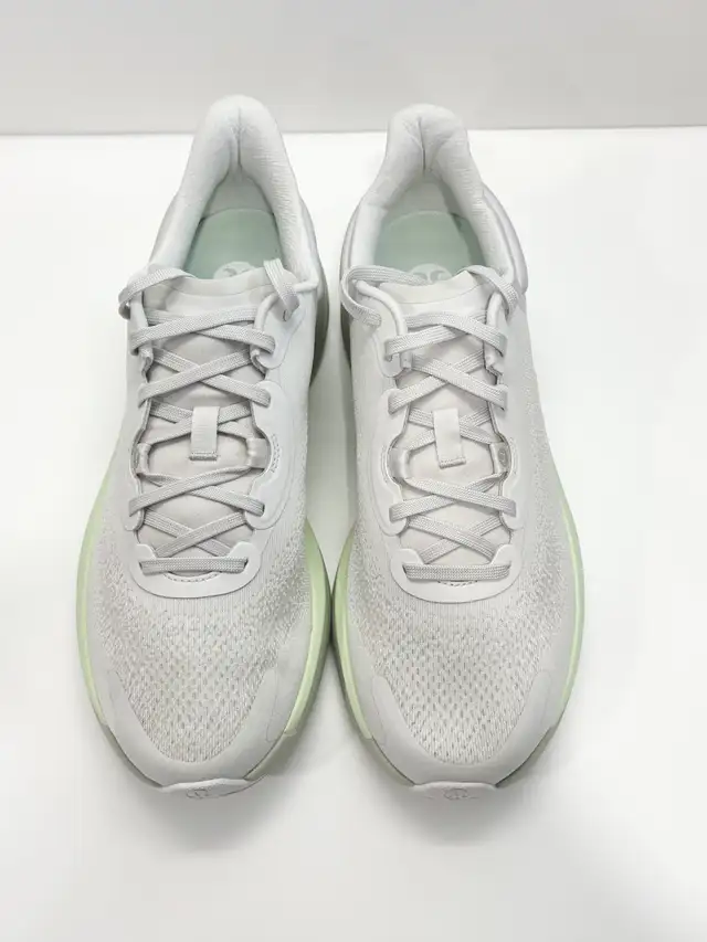 Lululemon women’s shoes size 11 New!! in Women's - Shoes in Oakville / Halton Region - Image 3