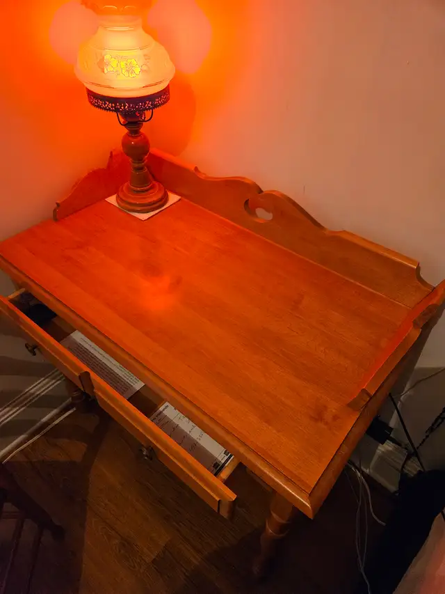 ensemble pupitre et chaise colonila Roxton in Desks in Edmundston - Image 6